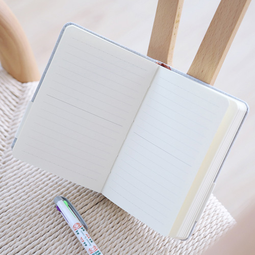 How to Become a Merchandise Broker